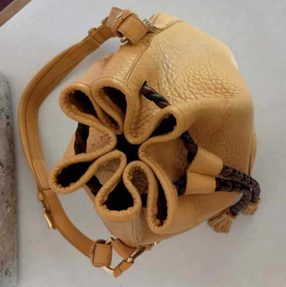 Dooney & Bourke Vintage, Teton Drawstring Bag in solid Palomino Yellow - Picture 9 of 12